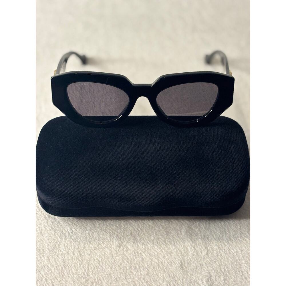 Brand New Gucci Sunglasses - Cat Eye Full Inclusion GG1421S 001 Size 51-20-145 S